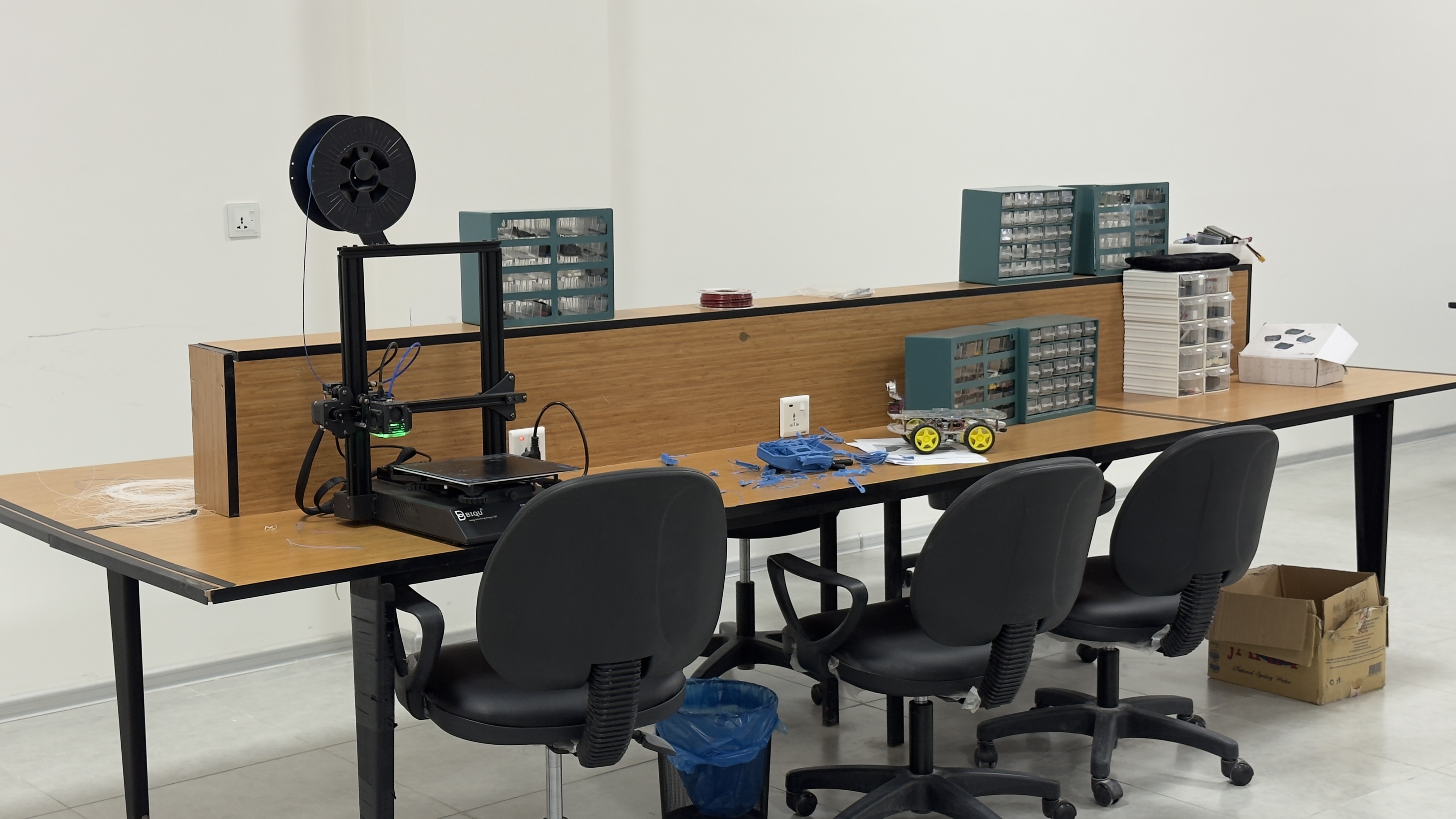 F1 - 37 Dry Lab image 1