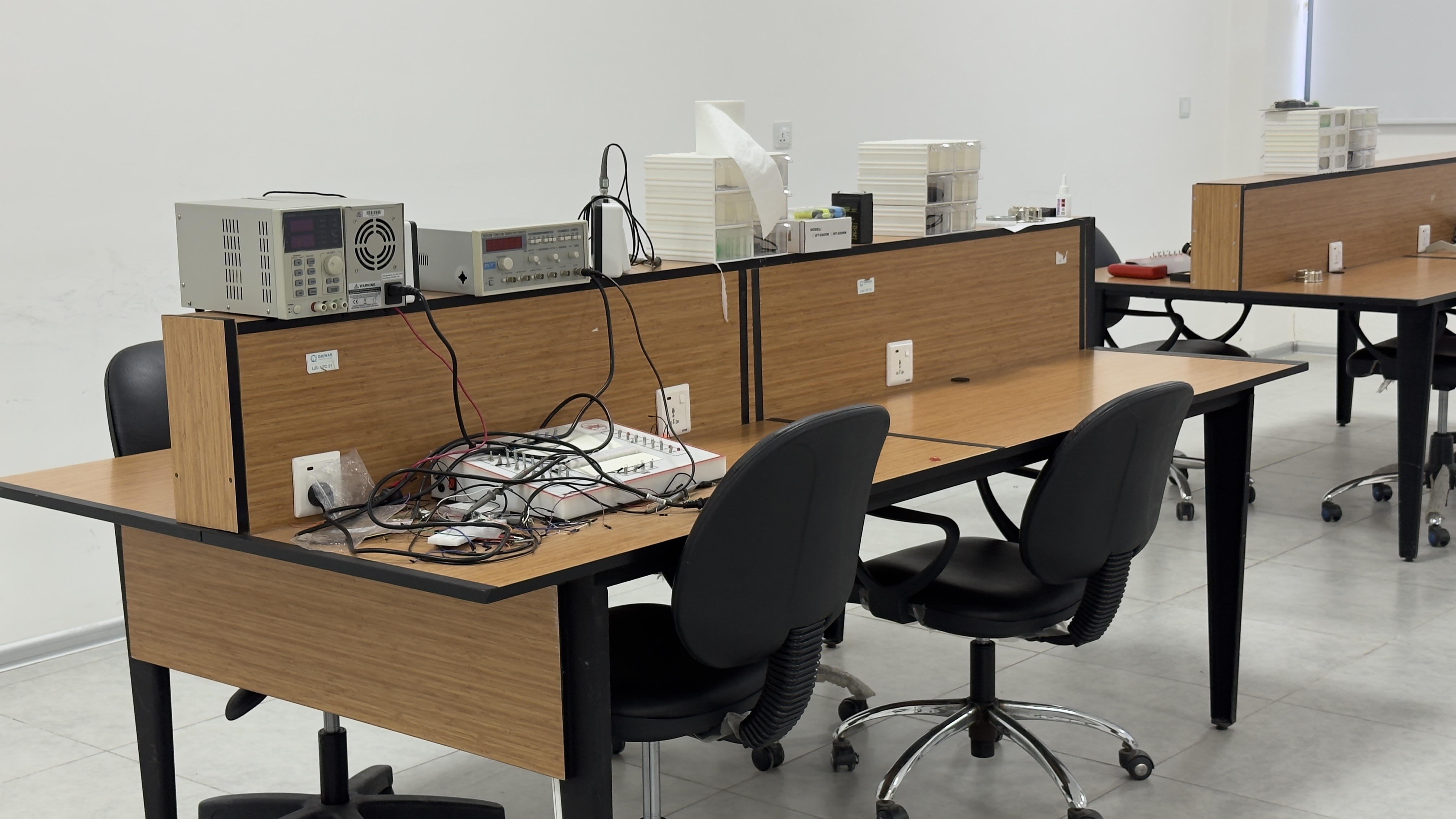 F1 - 20 Dry Lab image 1