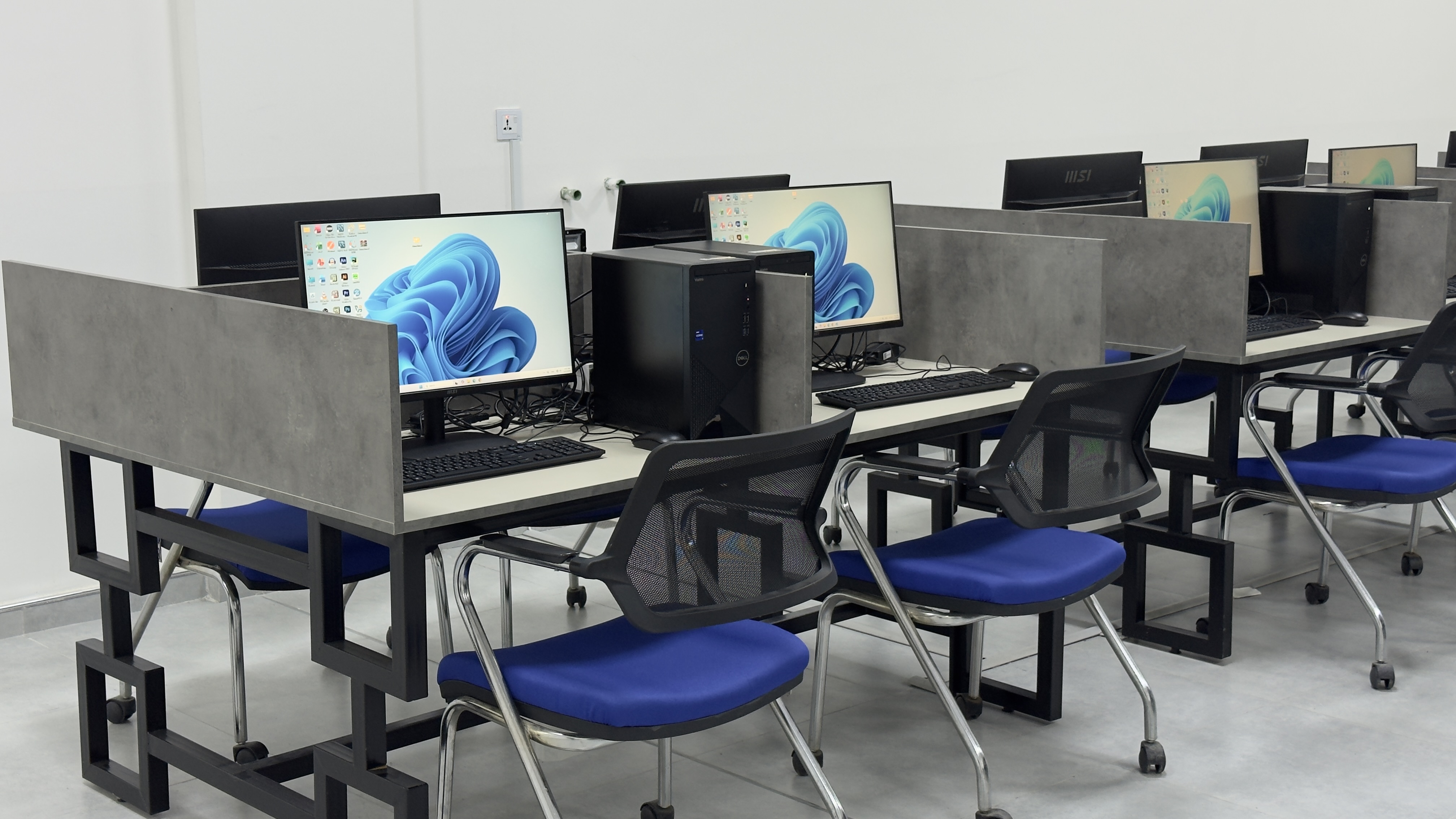 F2 - 05 Computer Lab